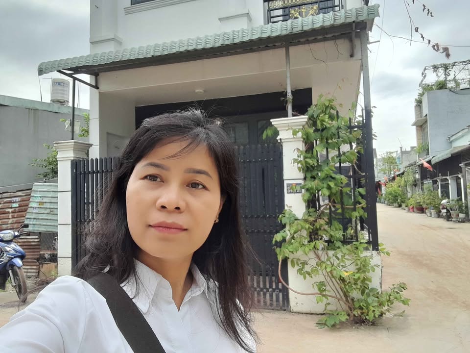 Nhà 2 phòng ngủ nở hậu, đường ô tô, gần cụm giáo dục Bình Hòa