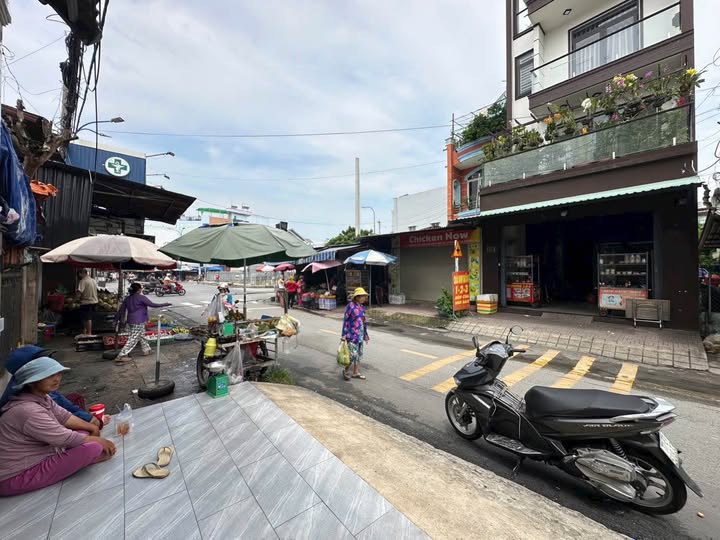 Siêu phẩm nhà cấp 4 "hút khách" tại Ấp Chiến Lược, đoạn Kênh Nước Đen