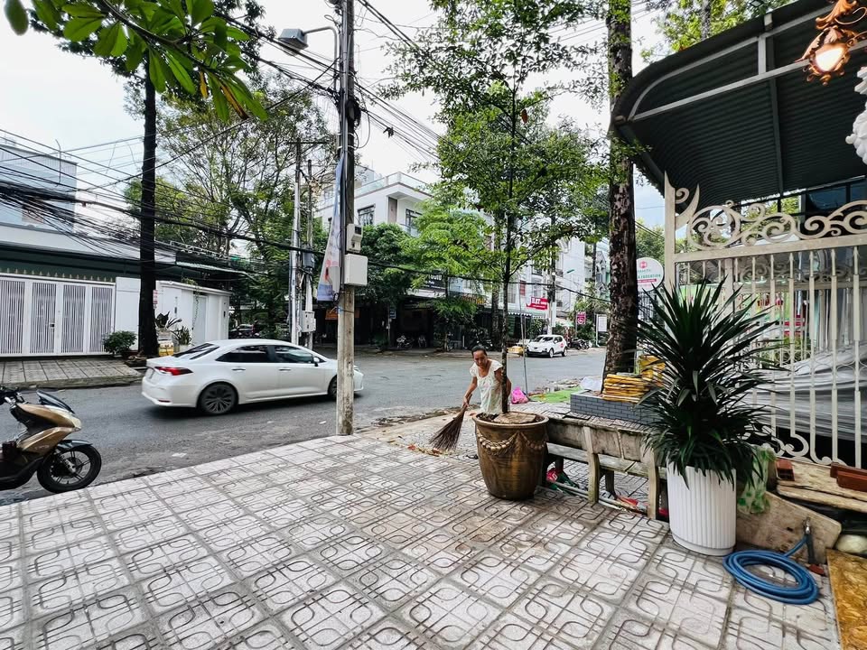 Dinh thự cổ kính bên sông Hậu, kiến trúc Pháp cổ điển