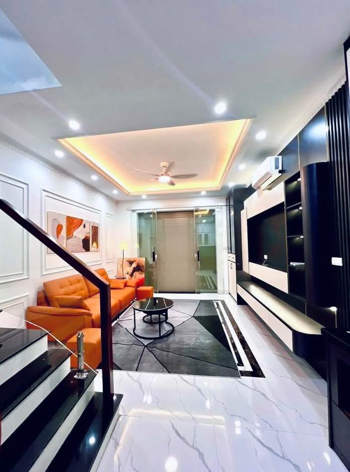 Nhà mới full đồ, sổ phân lô, 40m2, tại Hoàng Quốc Việt, Cầu Giấy