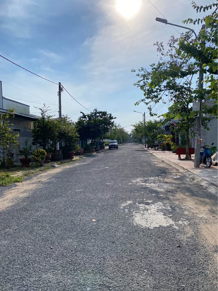 Nhà mới xây cực yêu, đón gió trời, sổ đỏ đầy đủ, giá hời như mơ