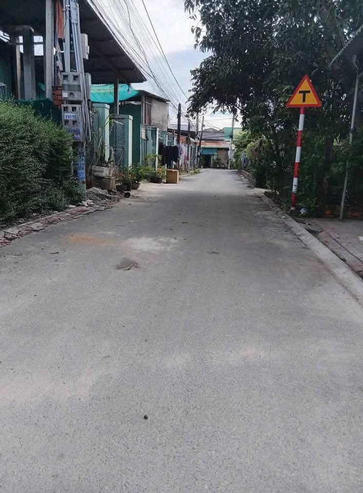 Nhà hướng Nam, hẻm Lạc Long Quân, gần quán chay Tri Ân, Gò Dầu