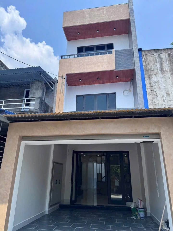 Bán nhà 3 tầng xinh xắn, gần chợ Thái, phố đi bộ, trung tâm Thái Nguyên, 97m2 full thổ cư