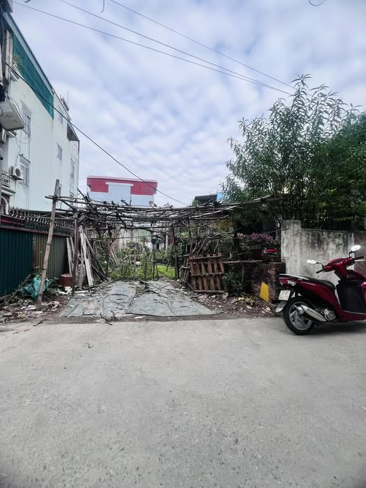 Siêu hiếm đất Phúc Lợi 60m2, ô tô 7 chỗ vào tận nơi, sổ đỏ vuông vắn