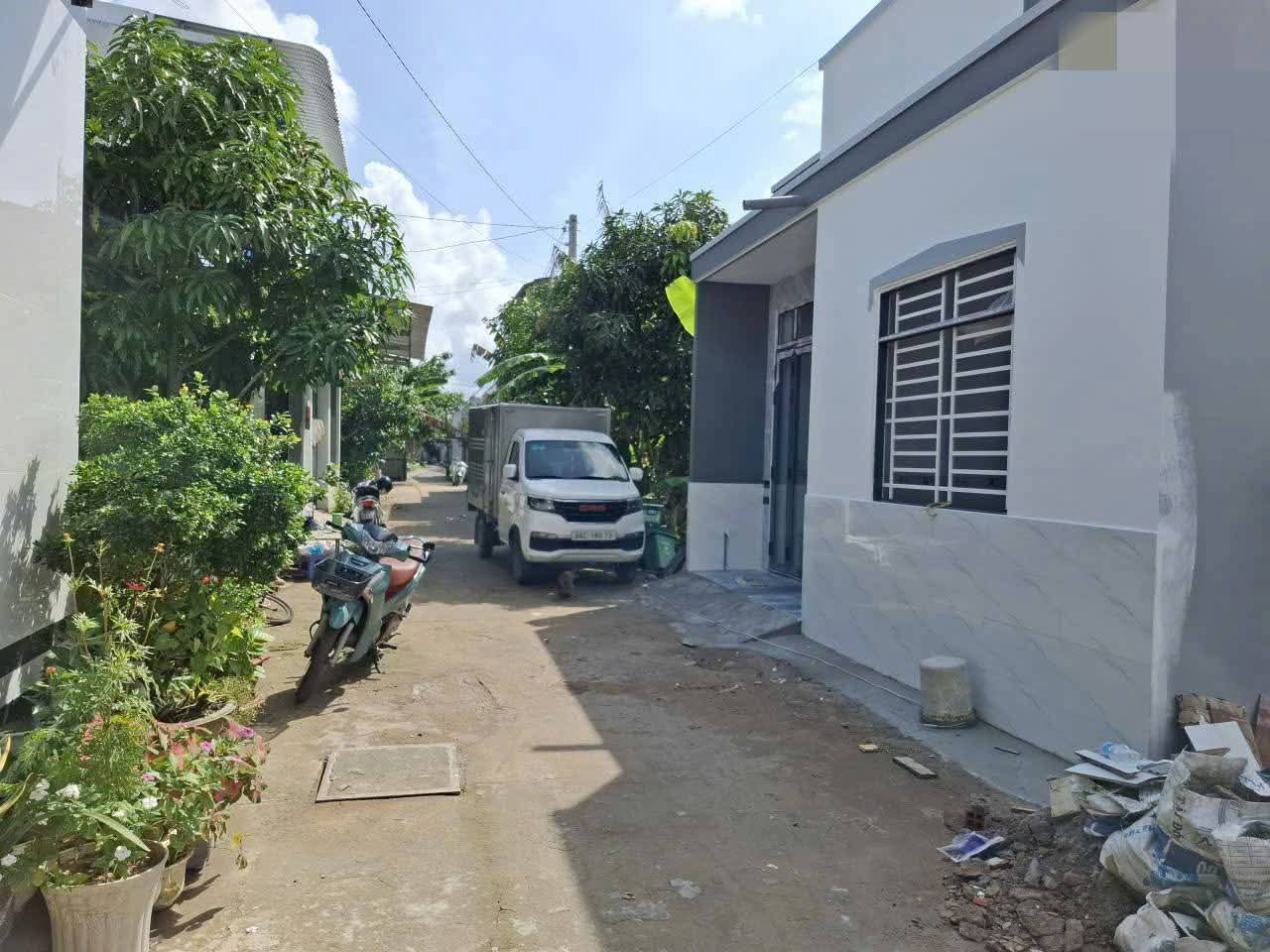 Nhà cấp 4 mới 2 ngủ Rạch Xúc, đối diện Nguyễn Thị Tạo, giá siêu hời