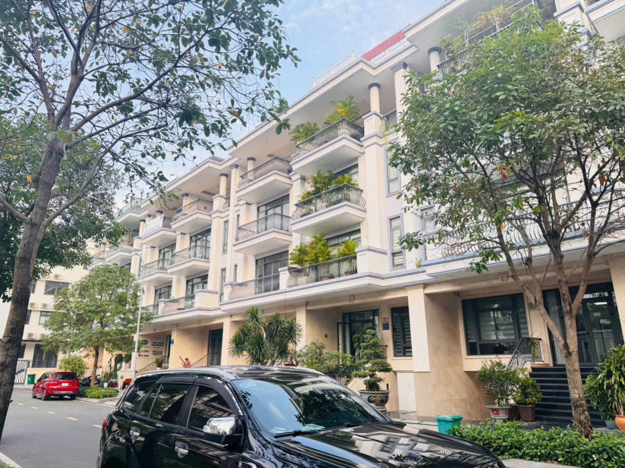 Sở hữu ngay tòa nhà kinh doanh tại Vạn Phúc, cơ hội vàng có 1-0-2