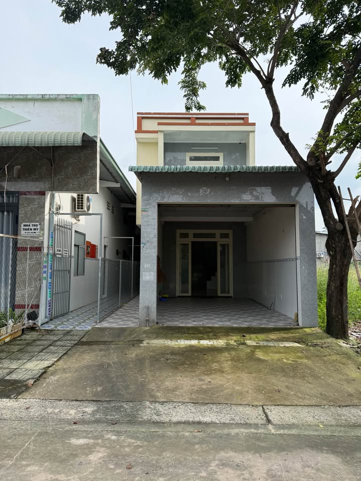 Tọa lạc trên con đường NG3 sầm uất thuộc khu G, Mỹ Phước 3, Chánh Phú Hoà, thị xã Dĩ An