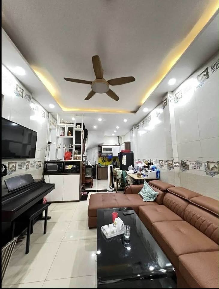 Nhà góc 40m2 5 tầng, ô tô đỗ cửa, giá nhỉnh 8 tỷ, cơ hội có một không hai