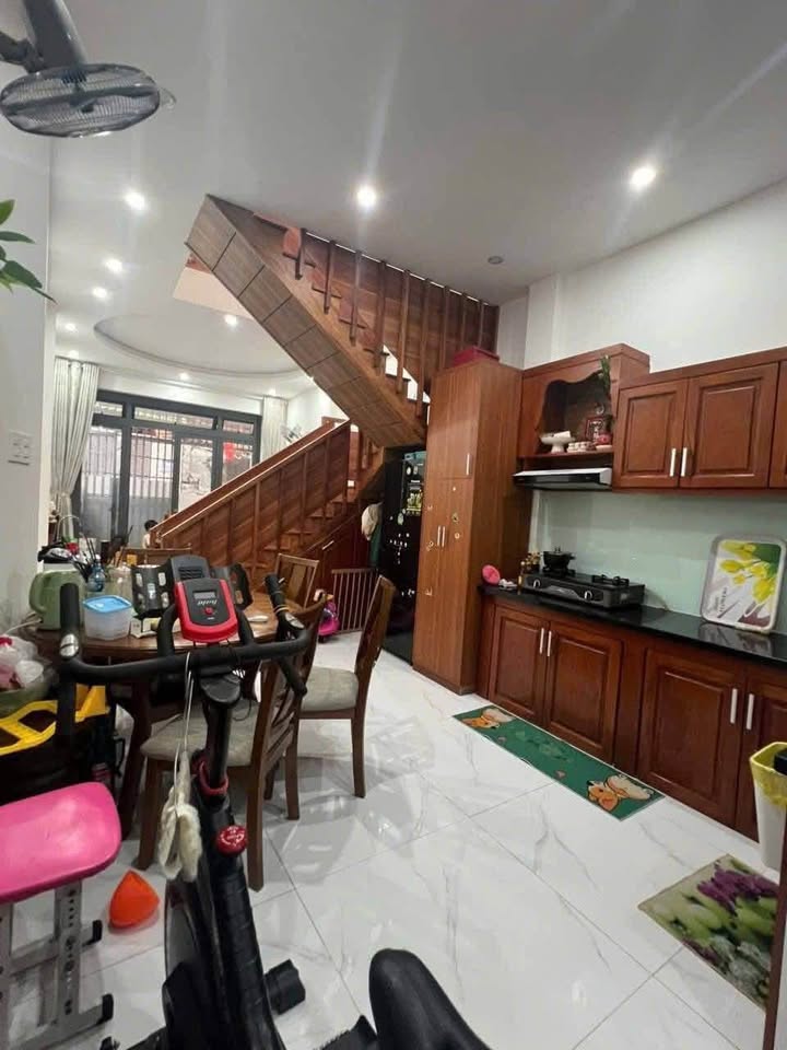 Nhà hẻm Dasu Lê Hồng Phong - Cách mặt tiền 50m, 2 ngủ, giá chỉ 3.95 tỷ