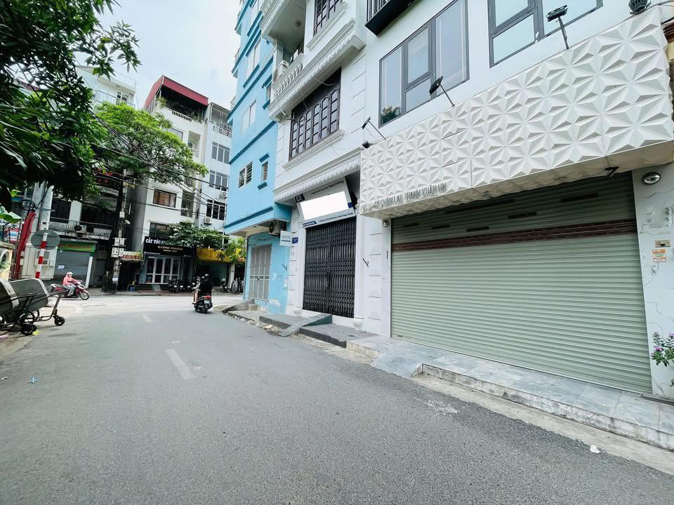 Nhà 5 tầng mặt tiền 5m, 7 phút ra Phạm Văn Đồng, giá 7.6 tỷ