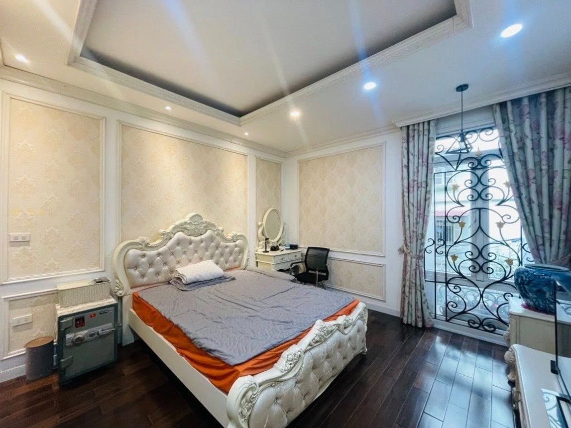 Nhà Thái Hà chính chủ cần bán gấp, nội thất siêu vip, ô tô đỗ cửa, giá chỉ 16.5 tỷ