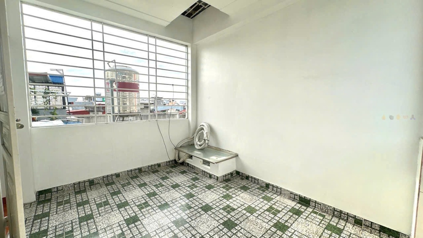 Nhà 4 tầng riêng biệt, An Đà - Nguyễn Bỉnh Khiêm, Hải Phòng, vị trí đắc địa, ô tô đậu thoải mái