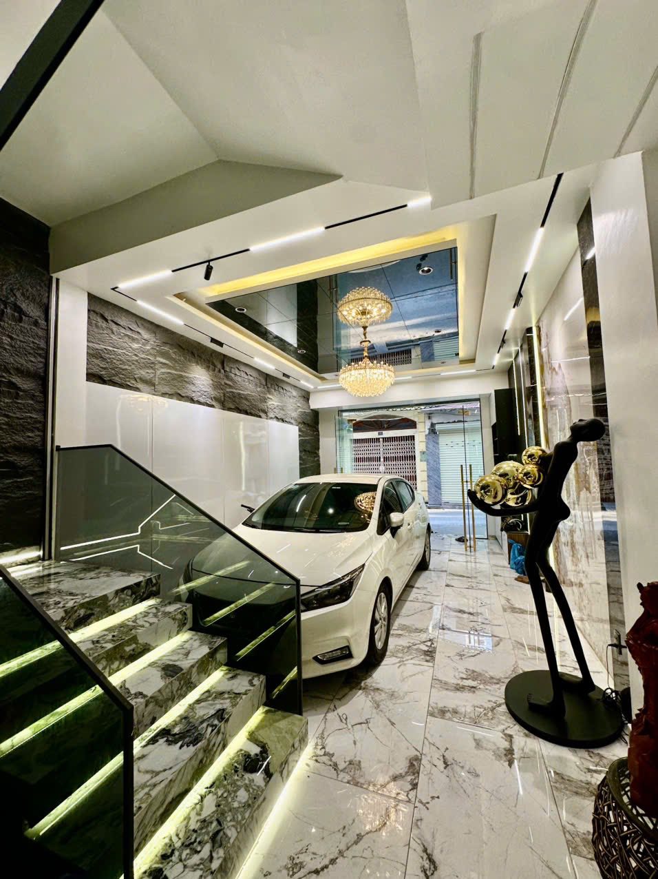 Nhà An Đà 4 tầng lộng lẫy, ô tô vào bếp, tặng nội thất xịn sò