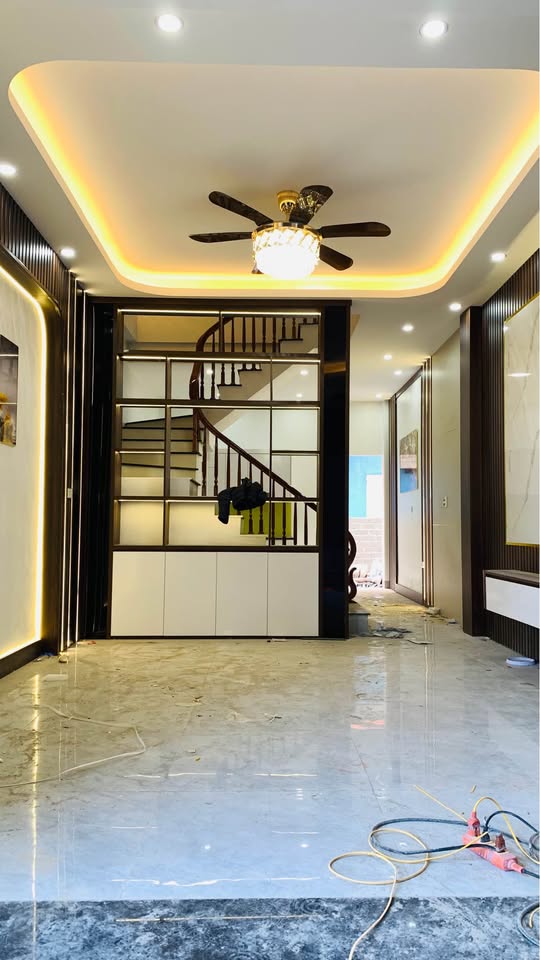 Chào bạn, mình có căn nhà 4 tầng đẹp lung linh tại Phường Trần Lãm