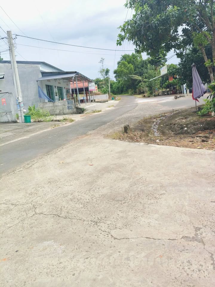 Đất vàng gần Quốc Lộ 14, giá sập sàn