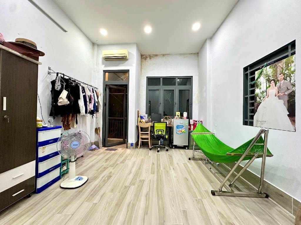 Nhà hẻm 6m nở hậu 45m² trung tâm Quận 10, giá tốt