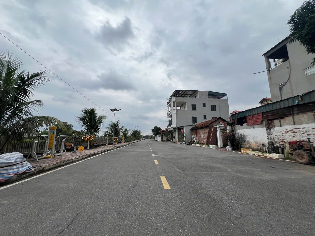 Đất vàng Đan Phượng mặt tiền 4m, ô tô vào, gần hồ điều hòa, giá chỉ 3.45 tỷ