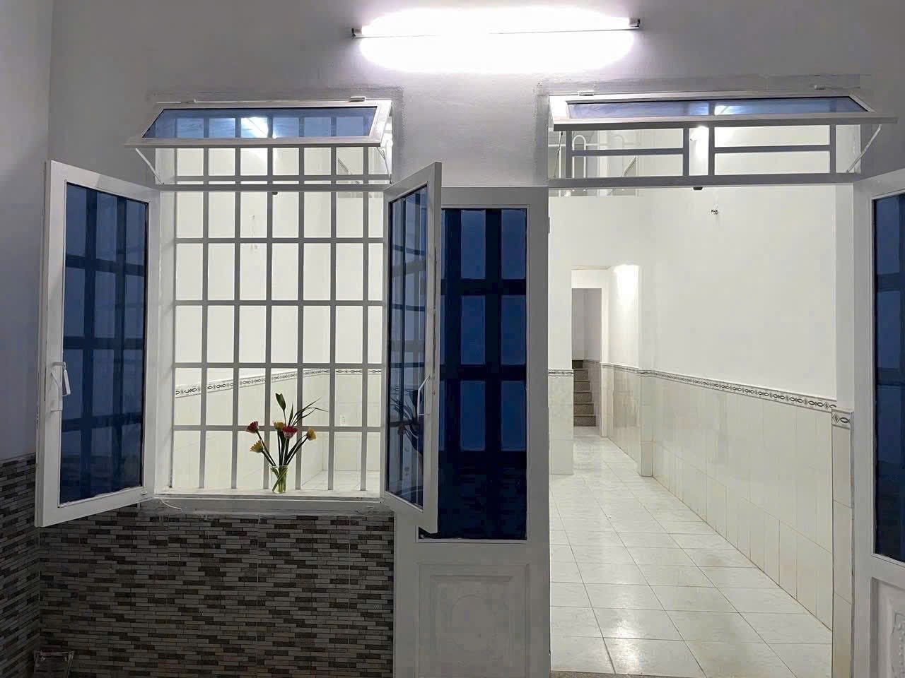 Nhà xinh quận 12, vào ở ngay, giá chỉ 6.5 triệu