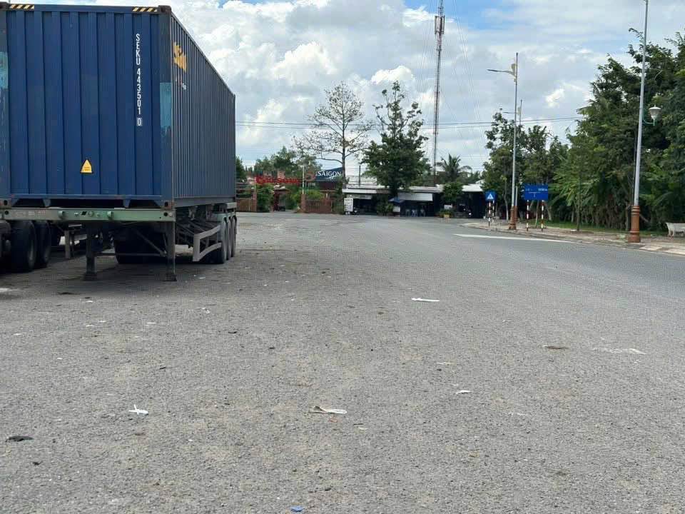 Bến Tre đất nền 220m2 mặt tiền 10m, hướng tây bắc, giá 850 triệu