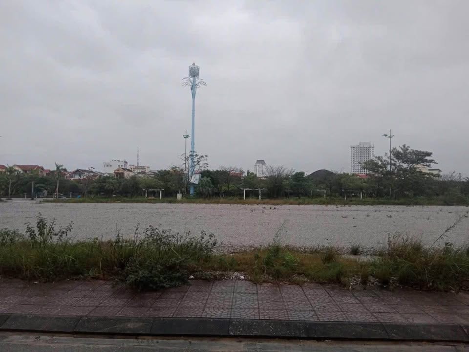 Biệt thự khu VIP Đồng Hới, vị trí đẹp, diện tích khủng