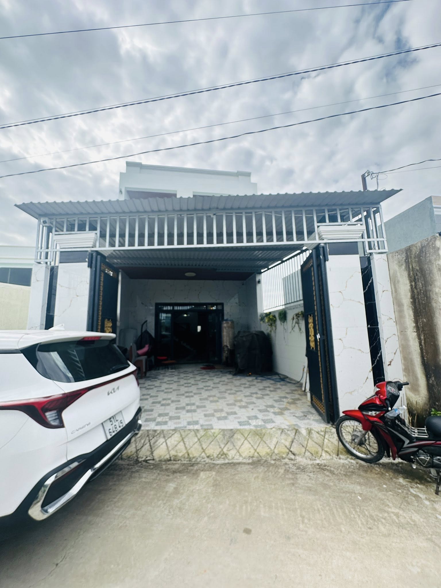 Nhà "xịn xò" 3.2 tỷ đang tìm chủ mới tại xã Đức Hòa Hạ, Đức Hòa, Long An