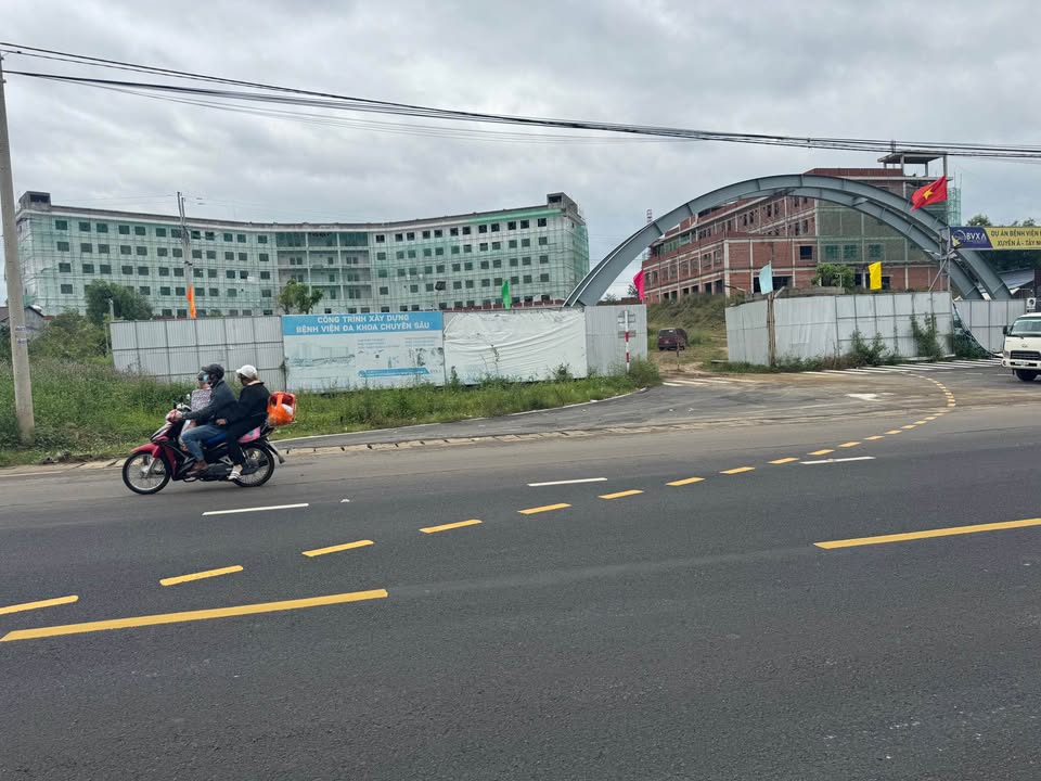 Cơ hội tuyệt vời để sở hữu lô đất 2 mặt tiền rộng rãi với diện tích 5.3m x 48m