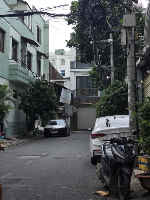 Nhà 52m2, 3 phòng ngủ, 1 trệt 1 lầu, gần chợ Trần Văn Quang, quận Tân Bình