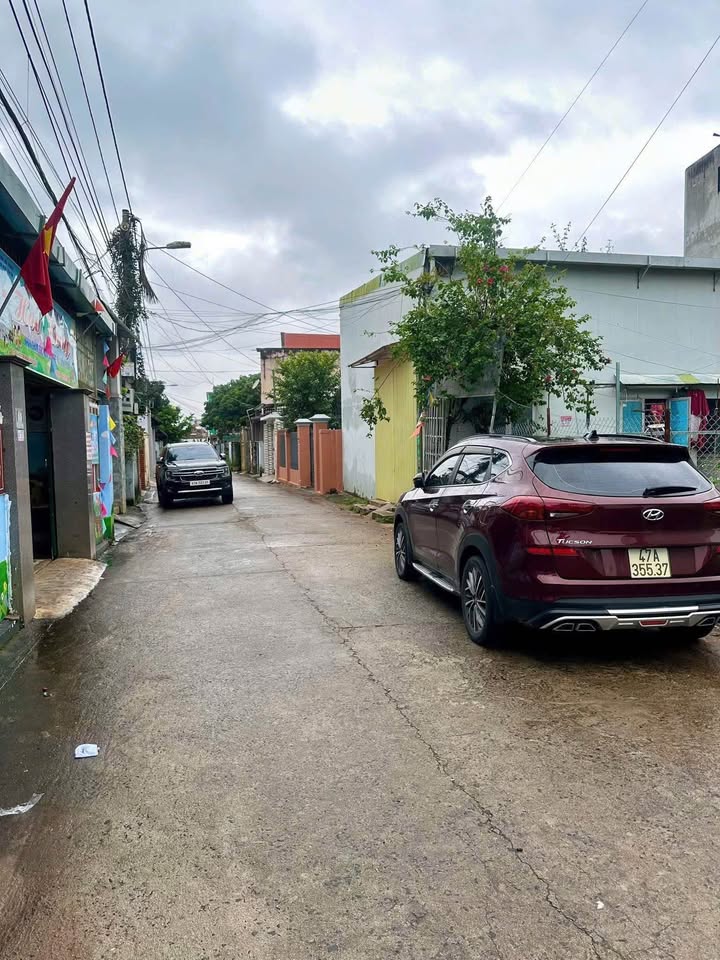 Bán mảnh đất tại hẻm Trịnh Văn Cấn, gần trường Đông Du, Đại học Y Dược