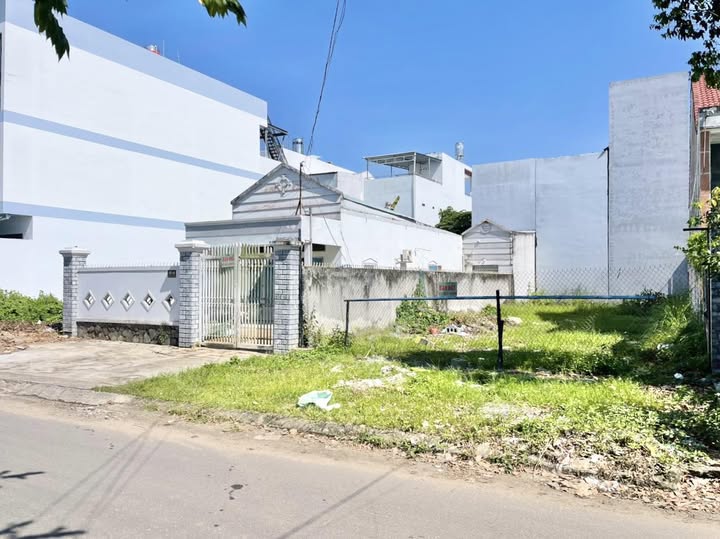 Đất vàng Cần Thơ 400m2 hướng Tây Nam, sổ hồng thổ cư, giá 9 tỷ