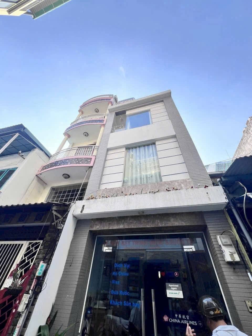 Nhà mới đẹp lung linh tại Quận 3, vị trí đắc địa không thể chê vào đâu được