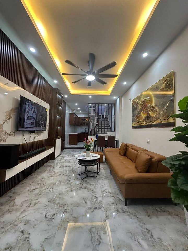 Nhà 35m2 5 tầng ô tô đỗ cửa tại Hoàng Liệt, Thanh Trì, nét xưa giữa lòng đô thị