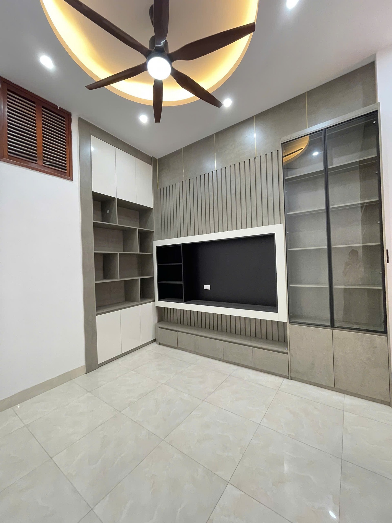Nhà Tứ Hiệp 40m2 xịn sò, 4 tầng ở ngay, giá siêu yêu