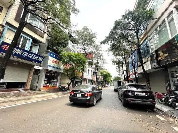 Siêu phẩm nhà Phố Vọng 80m² x 4 tầng, sân riêng, dân trí cao