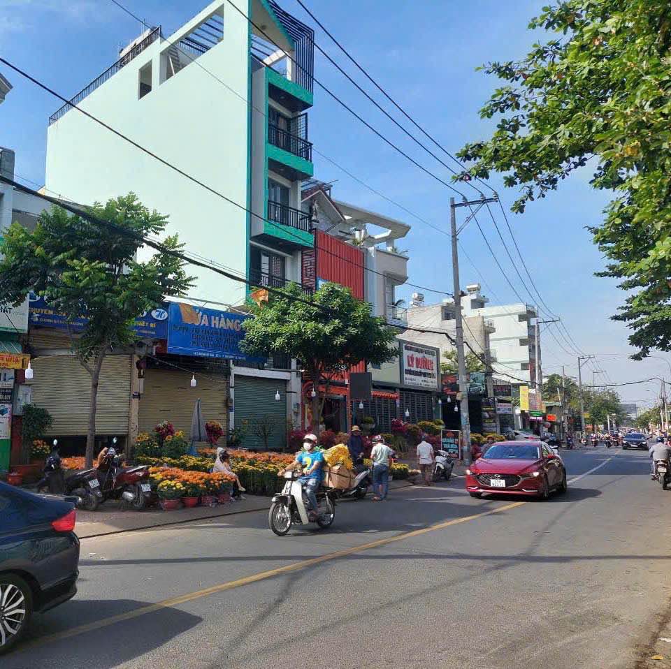 Bán đất mặt tiền Gò Dưa, Thủ Đức, diện tích 636m2, ngang 12m, giá thương lượng