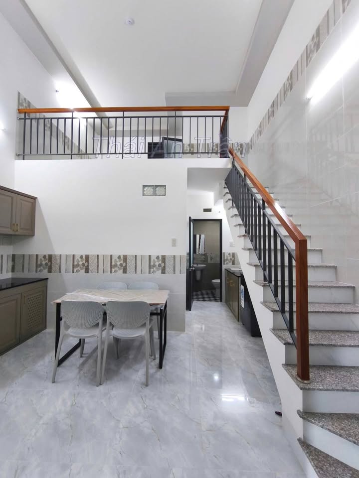 Ngôi nhà nhỏ ấm áp, nép mình bên dòng sông Hậu