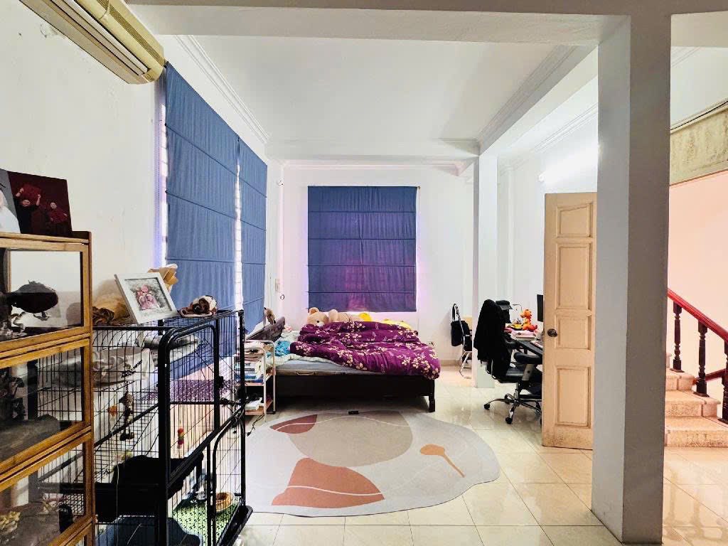 Nhà đẹp Đông Quan - Cầu Giấy 43m2 sổ đỏ, nhà mới tinh, trung tâm dân trí cao