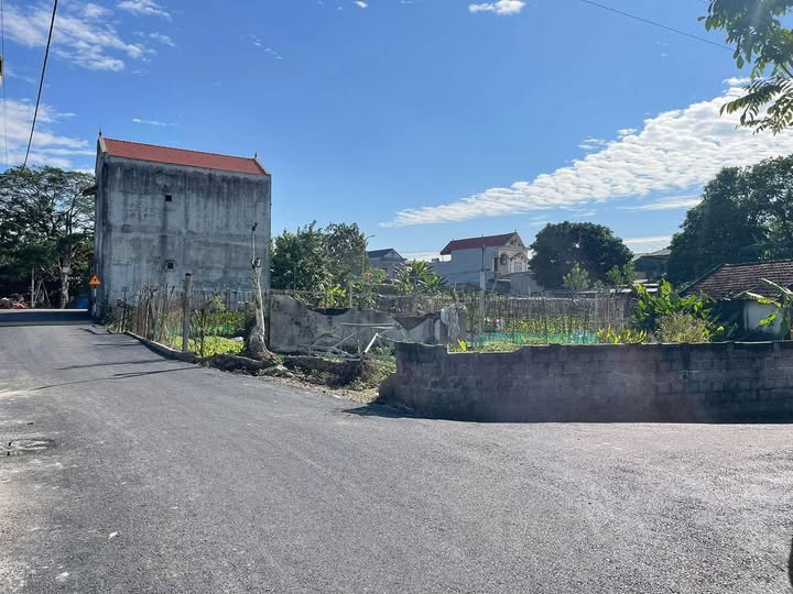 Lô góc 110m2 full thổ cư, giá 2 tỷ, bao xinh