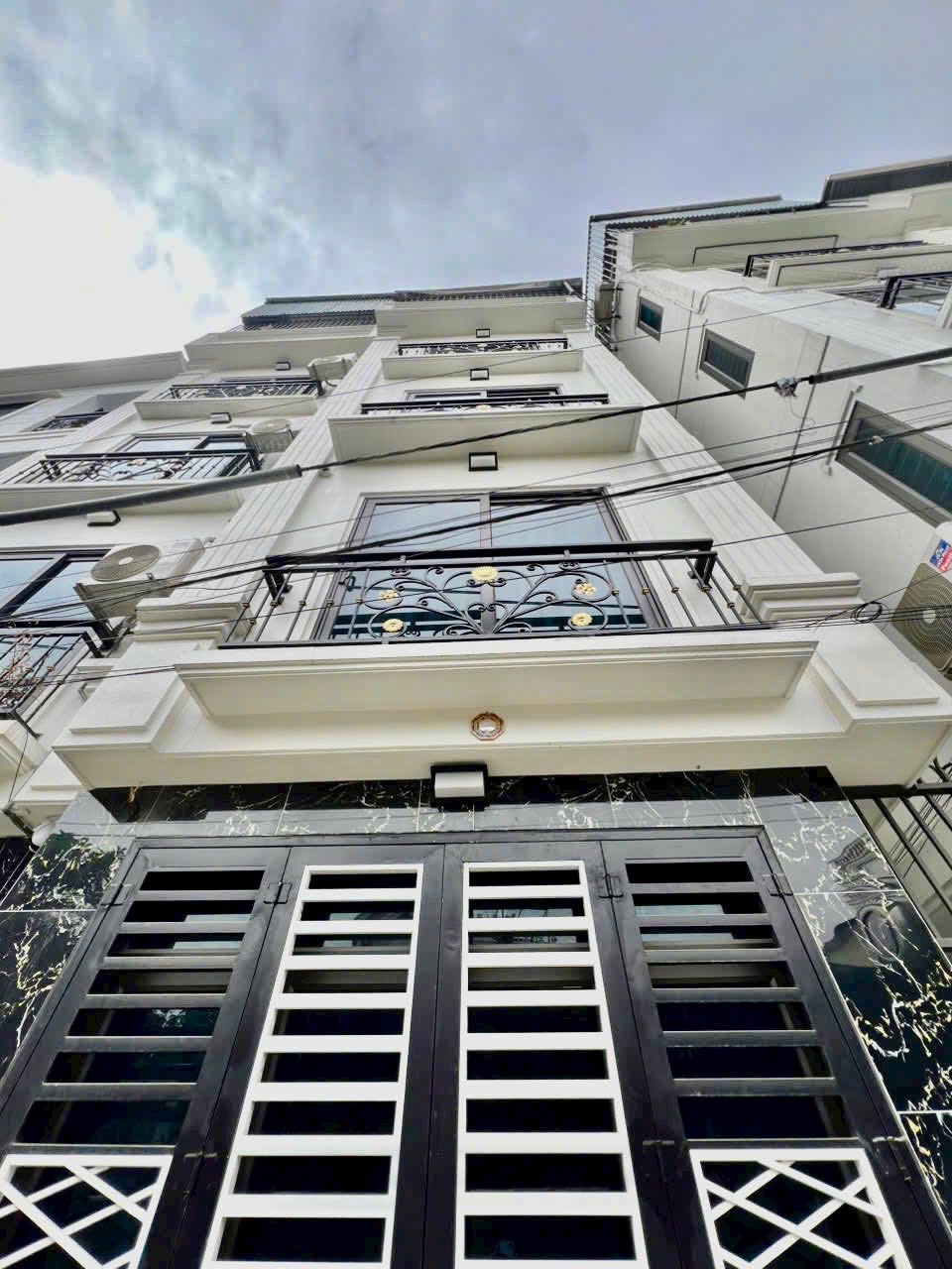 Nhà riêng xây dựng 4.5 tầng tại La Phù, ngay cạnh Khu đô thị Geleximco Khu D