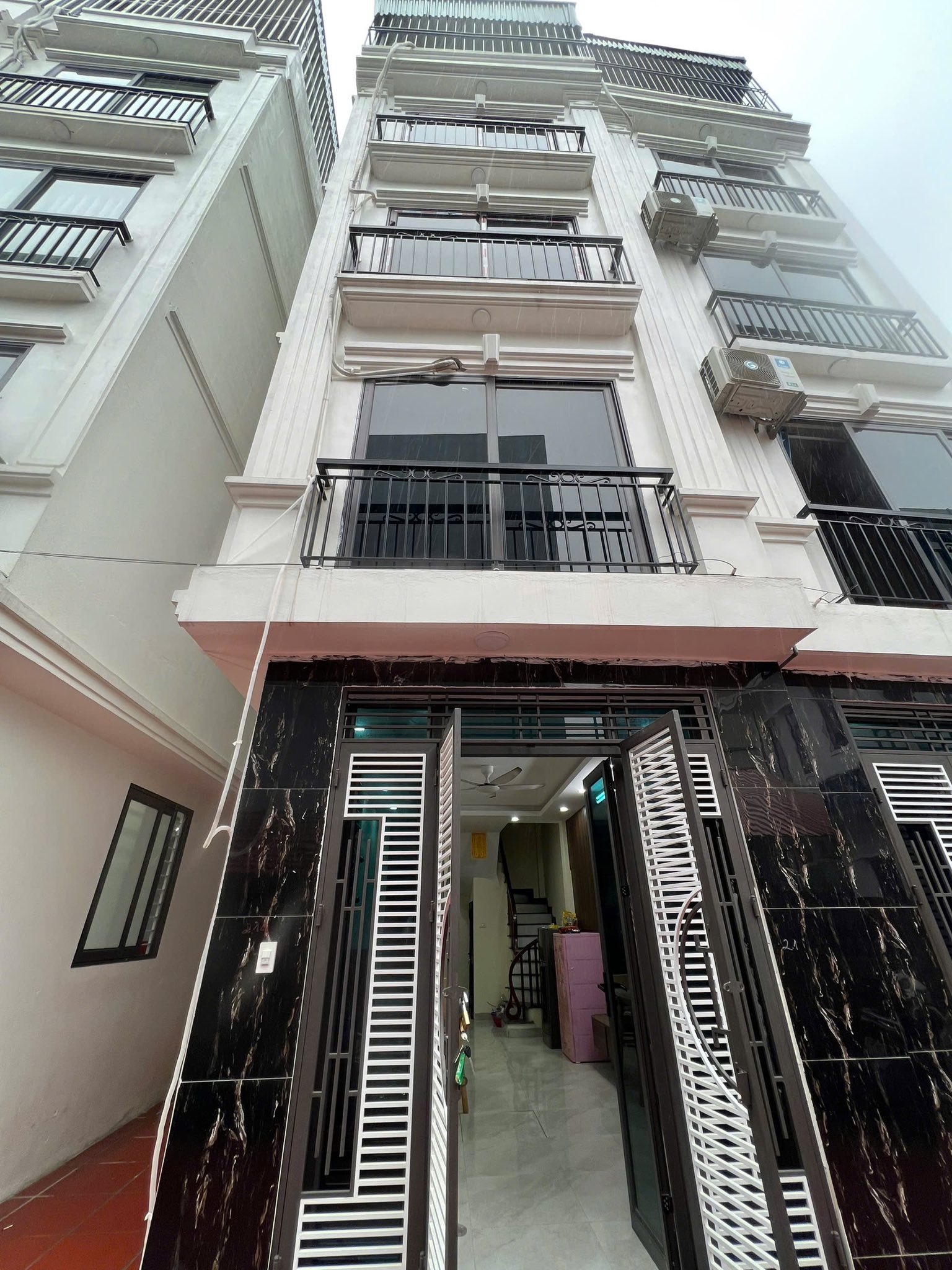 Nhà lô góc 4,5 tầng - rẻ nhất hà đông, full nội thất, sổ đỏ vuông vắn