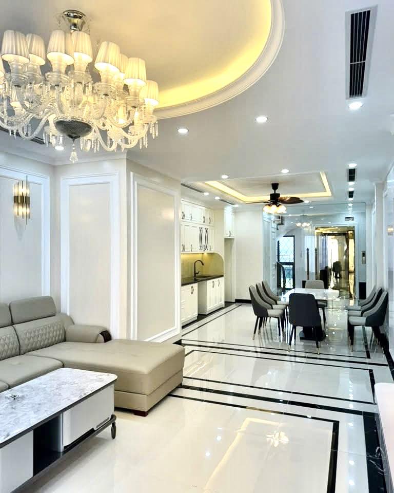 Nhà 7 tầng thang máy mặt ngõ Thái Hà, 40m2, 4,2m mặt tiền, ô tô đỗ cửa