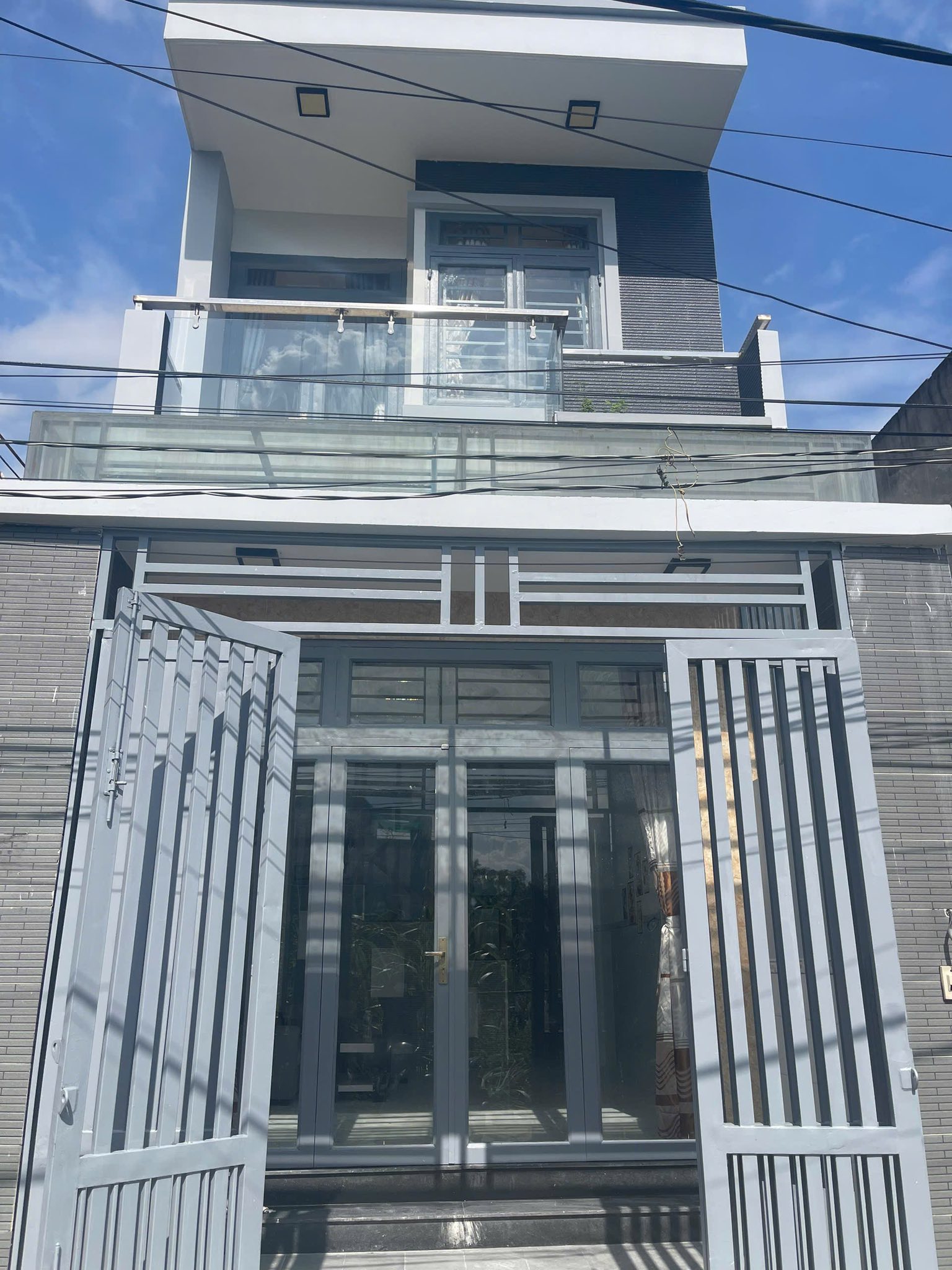 Nhà 1 trệt 1 lầu 64m2 gần khu công nghệ cao Quận 9, sổ hồng riêng