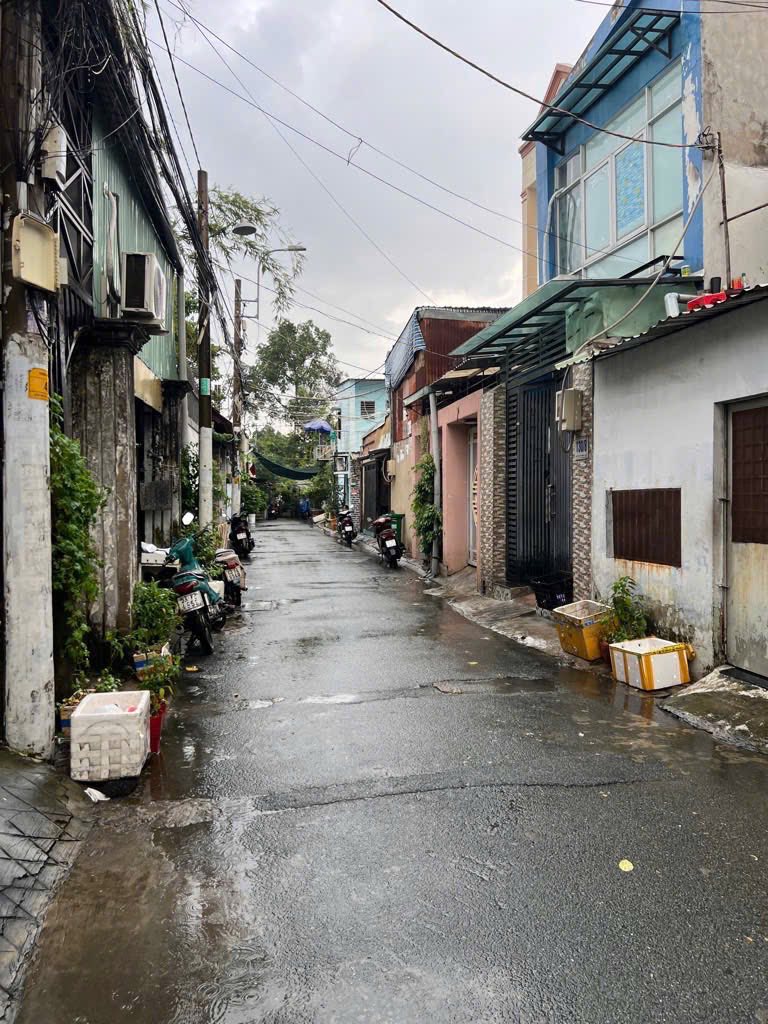 Nhà 3 ngủ Trường Thọ hẻm xe hơi, sổ hồng sẵn sàng, giá mới "hạ cánh" 6.6 tỷ