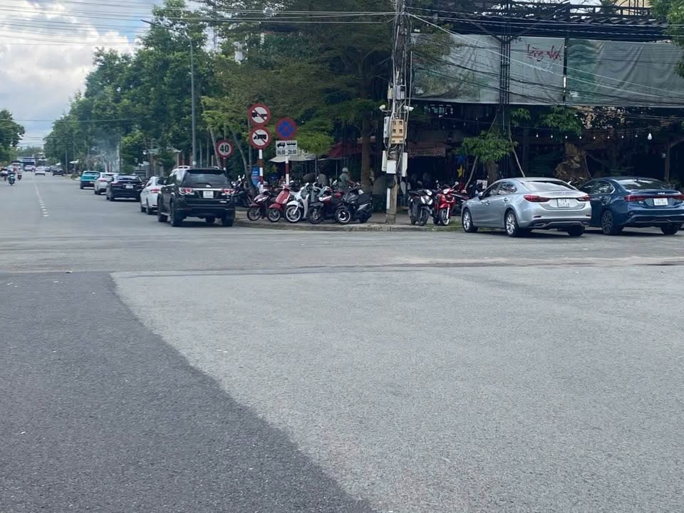 Chốt nhanh đất 2 mặt tiền góc chợ Chùa, Phú Tân, Bến Tre, giá siêu hời