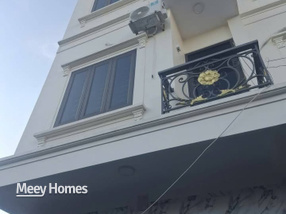 Tọa lạc tại vị trí đắc địa trung tâm thành phố Ninh Bình, căn nhà 3 tầng tại ngõ 401 đường Phù Nghĩa