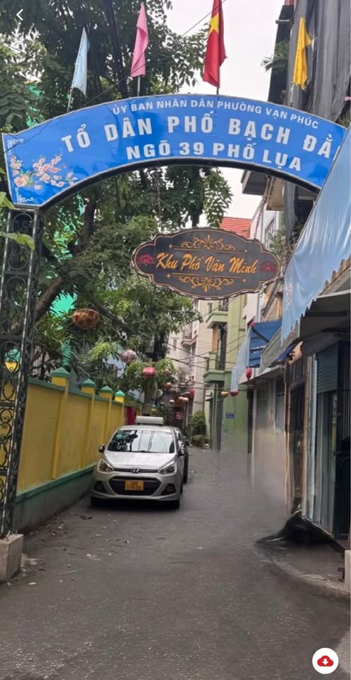 Nhà đẹp tọa lạc tại vị trí đắc địa thuộc trung tâm Vạn Phúc, Hà Đông, thành phố Hà Nội