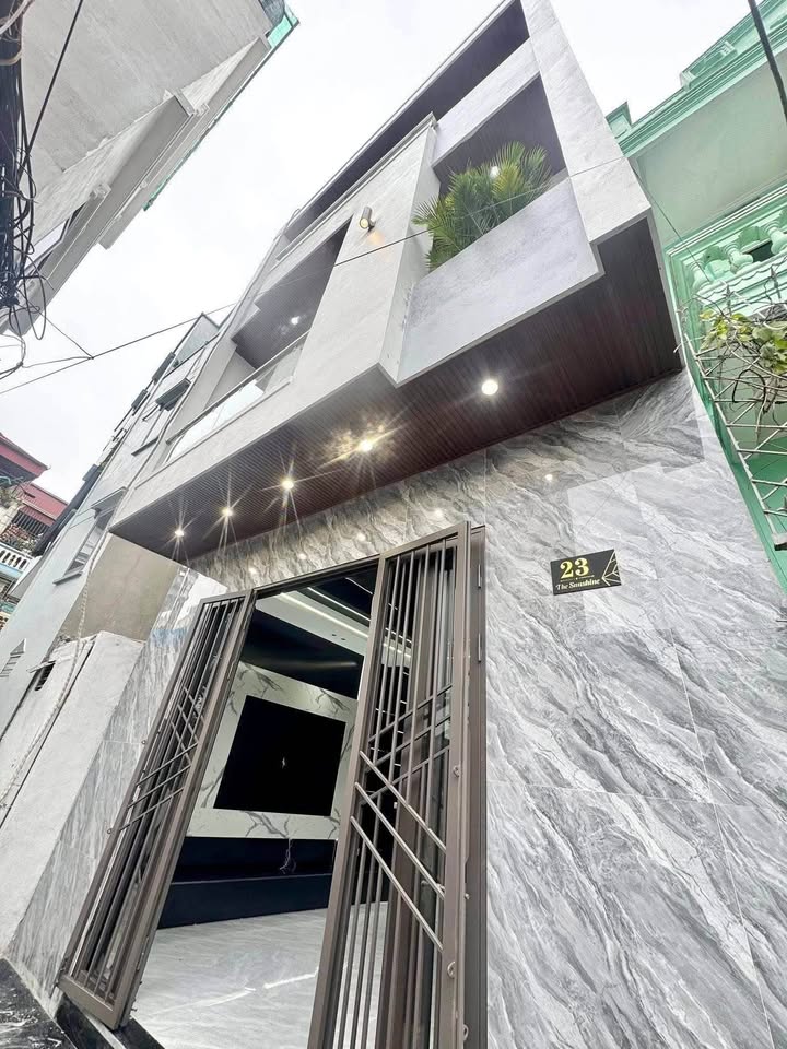 Chính chủ lên đời bán nhà đẹp lung linh trên đường Lê Hồng Sơn, Nam Định