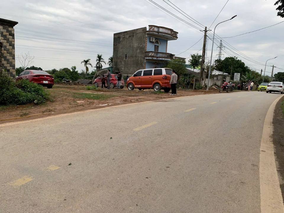 Chuyển nhượng lô đất 618m2 tại Nhuận Trạch, Chương Mỹ, 100m2 thổ cư, mặt tiền 8m, đường ô tô tránh