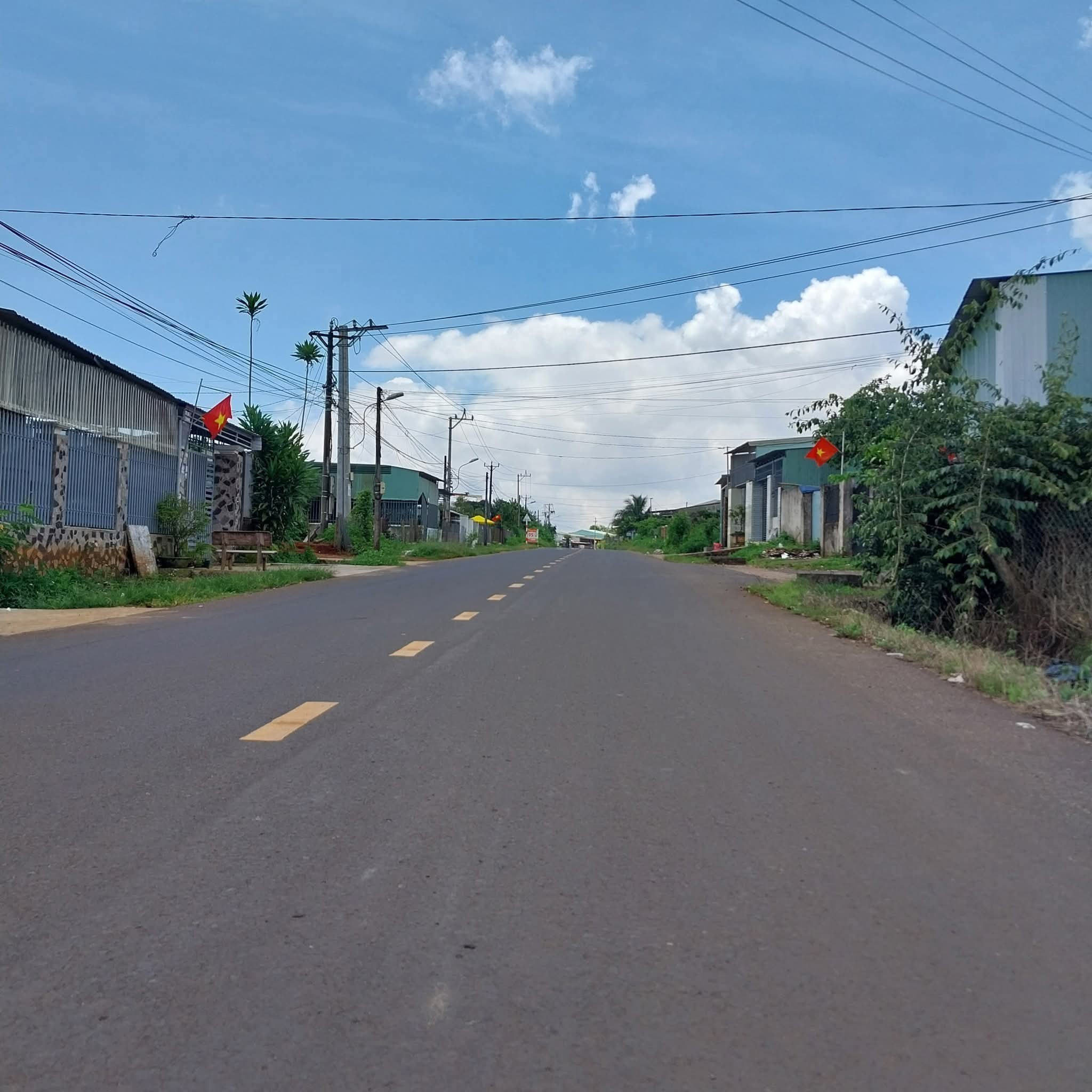 Đất vàng 5m x 33m hẻm chính Đào Duy Từ, biển hồ, sổ sẵn công chứng