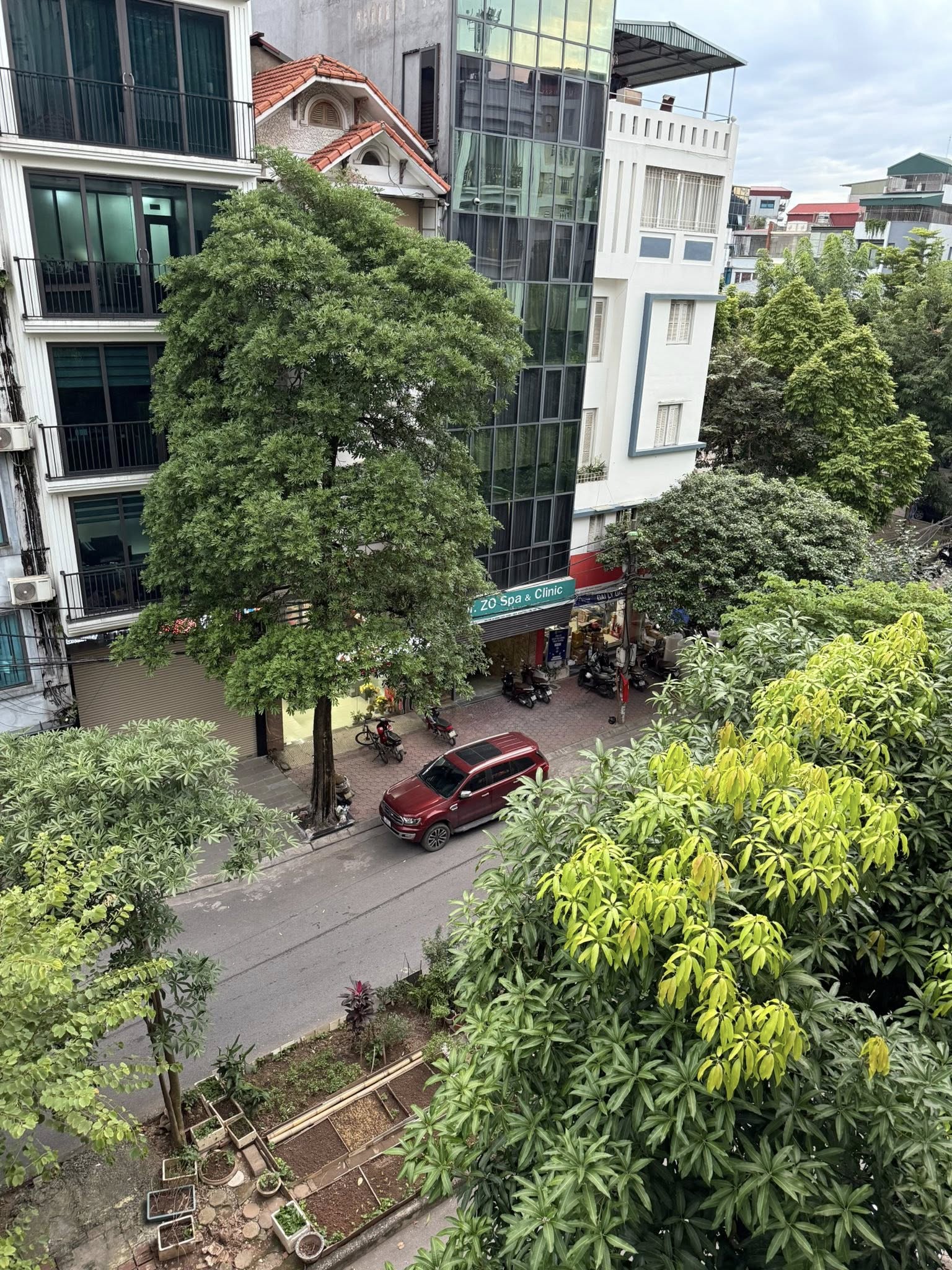 Nhà Cầu Giấy 5 tầng đủ công năng, sổ vuông vắn, giá hơn 22 tỷ, đón đầu tiền tỷ