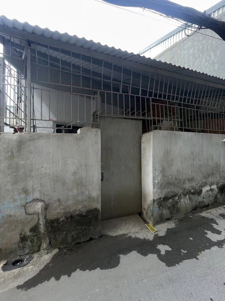 Bán nhà cấp 4 mặt ngõ thông An Dương Vương, Tây Hồ, 40m2, mặt tiền 4m, giá 3.6 tỷ